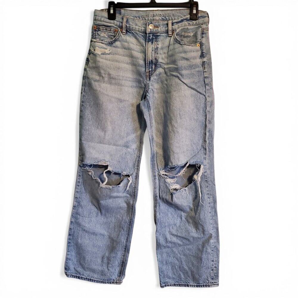 American Eagle Strigid Stovepipe Distressed Light Wash Denim Blue Jeans Size 6